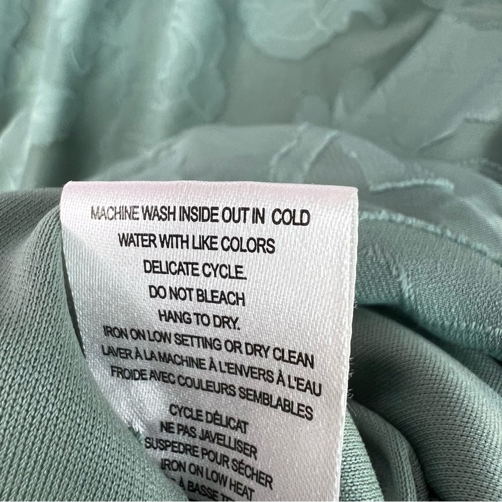 Blousology long sleeve 3D print floral ribbon ties Green Floral Women's Top - Picture 11 of 12